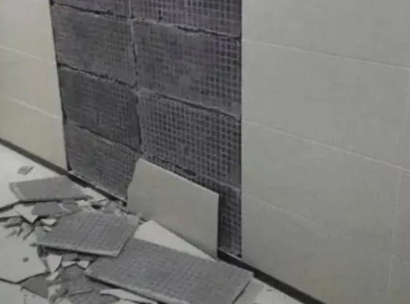 福贡瓷砖空鼓维修公司分享下福贡墙砖松动维修的知识
